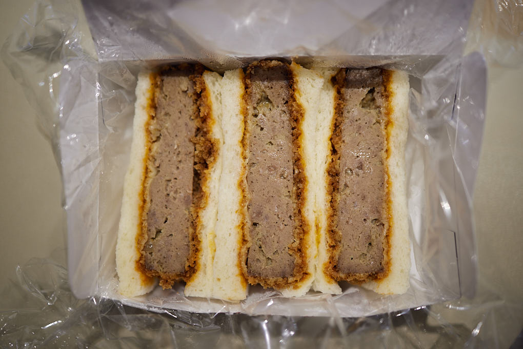 石垣空港のハンバーグサンドイッチ