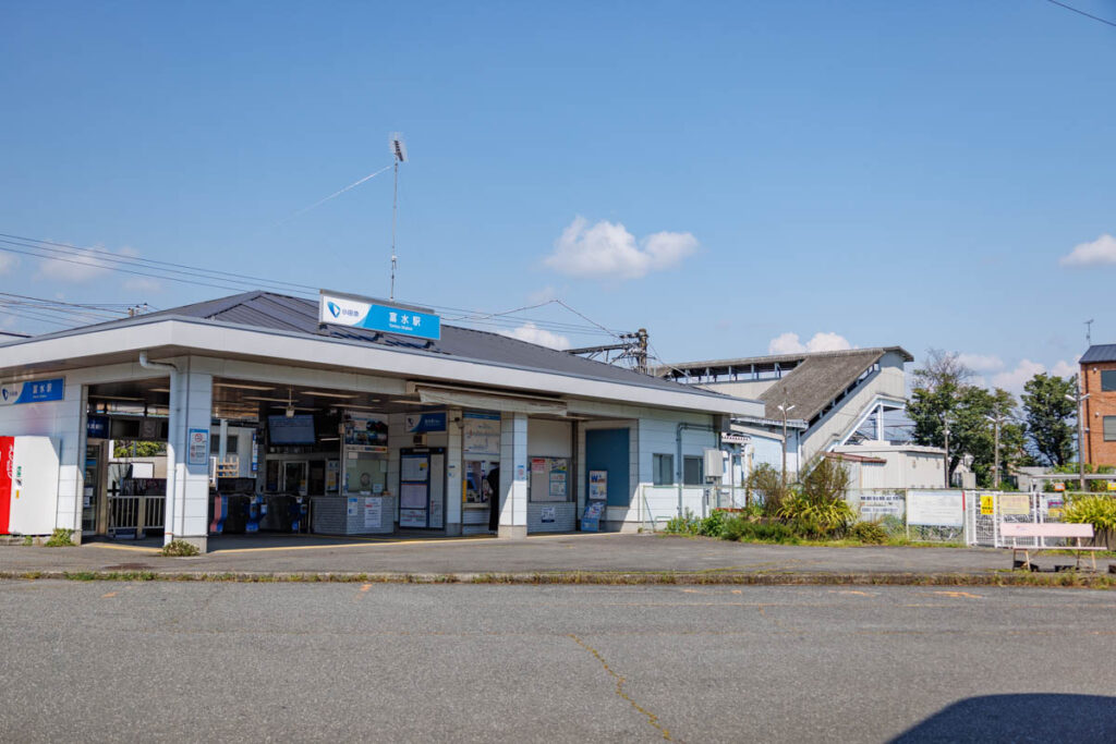 富水駅の外観